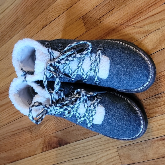 Madden NYC Women's Boots - Picture 1 of 7